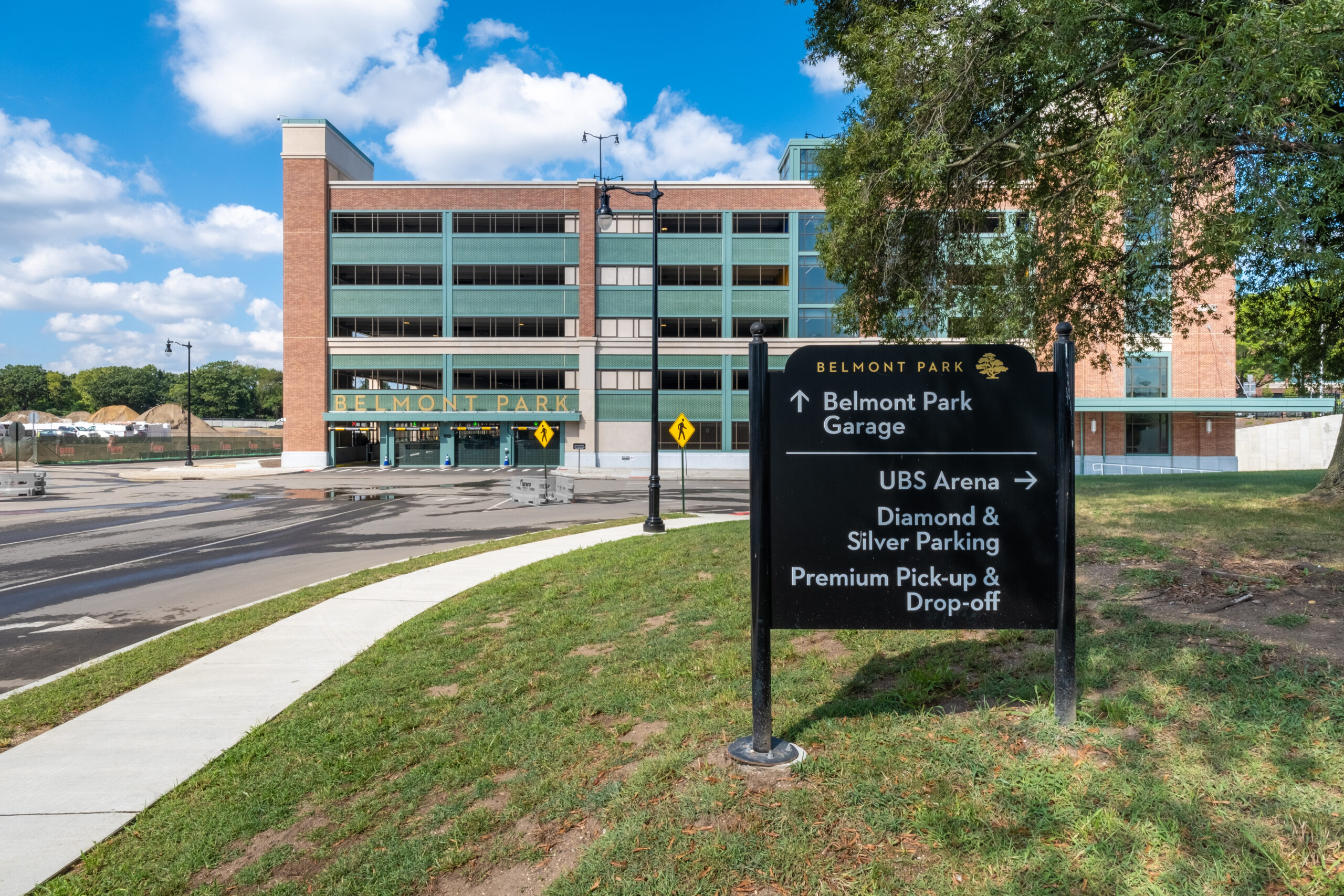 18_001688_00_Exterior_signage