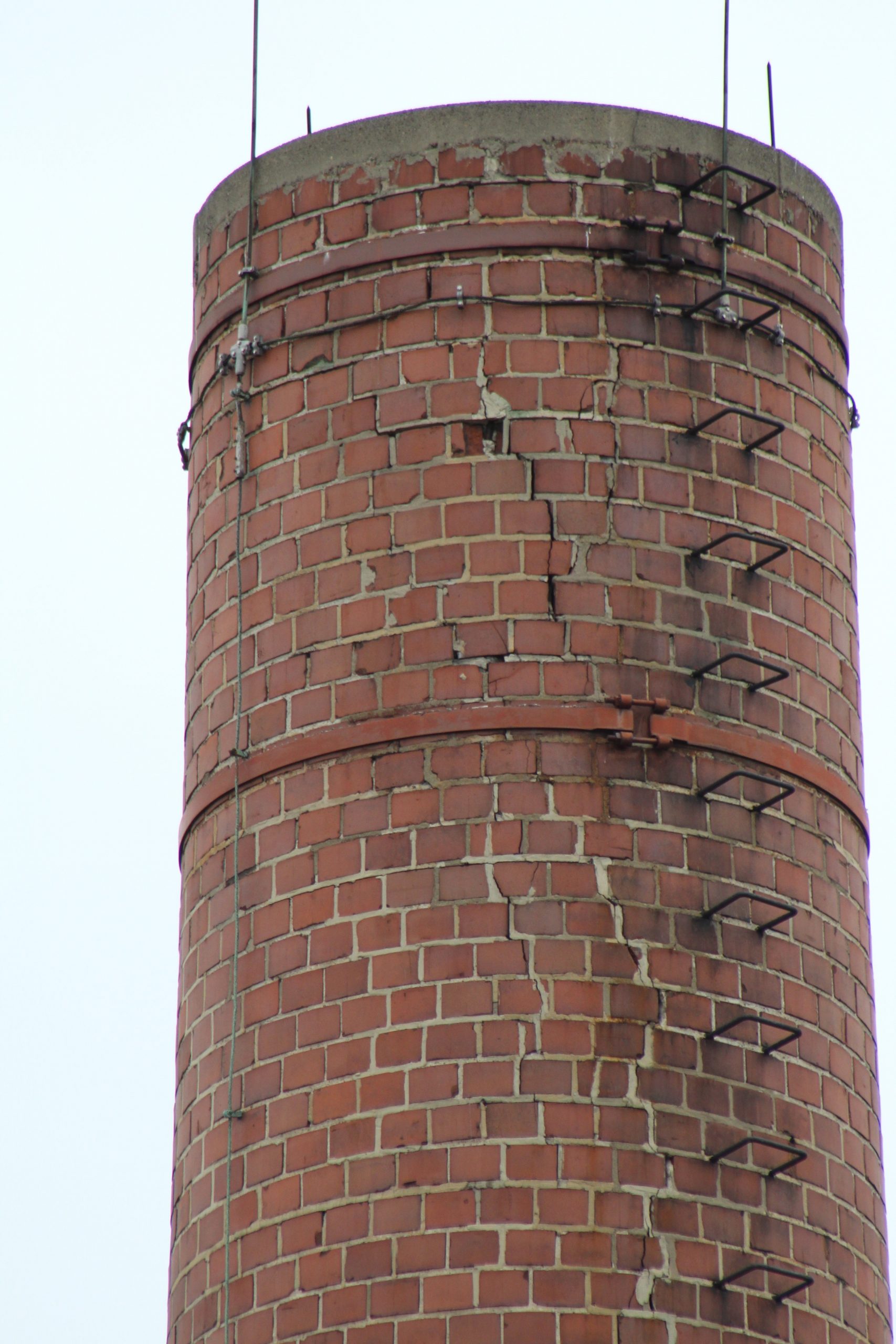Cracking Chimney Cracking Chimney